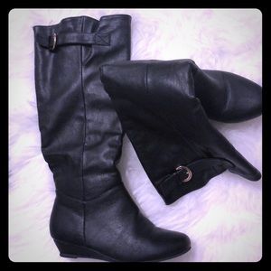 High Black Boots by Shiekh